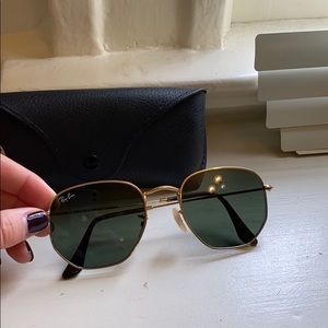 Hexagon polarized ray bans (larger lens)